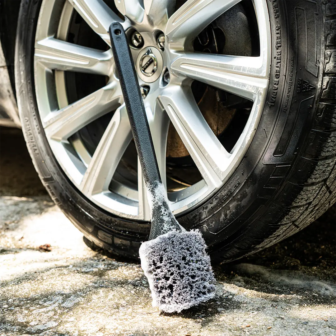 FENDER Wheel Arch Cleaning Brush - 50 cm