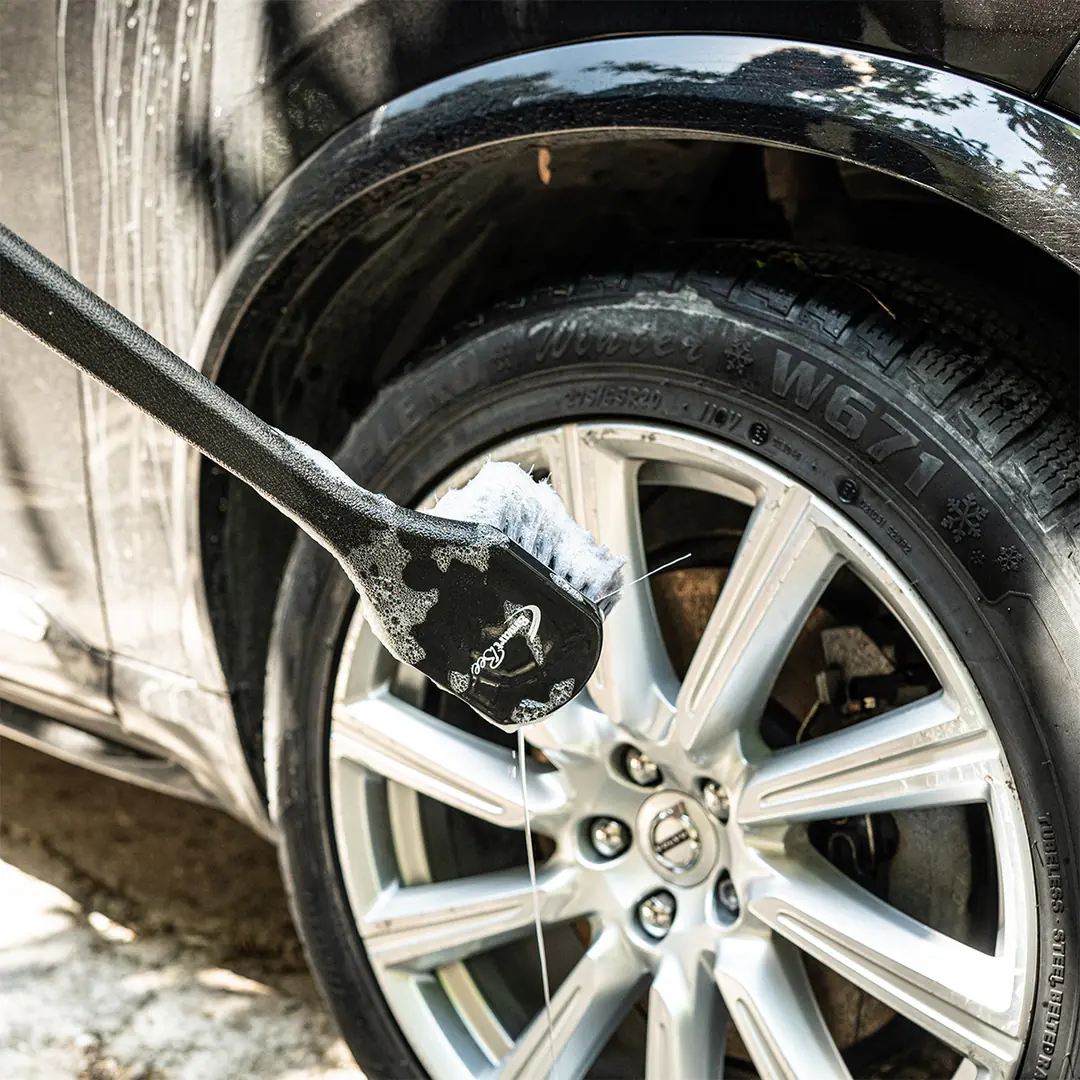 FENDER Wheel Arch Cleaning Brush - 50 cm