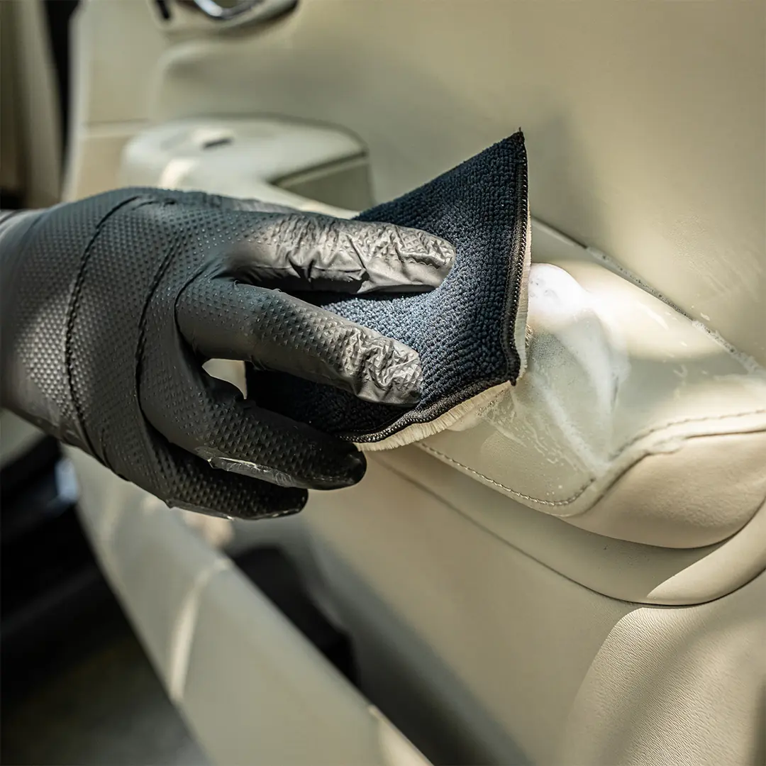 SCRUBPAD Leather & Plastic Interior Cleaning Pad