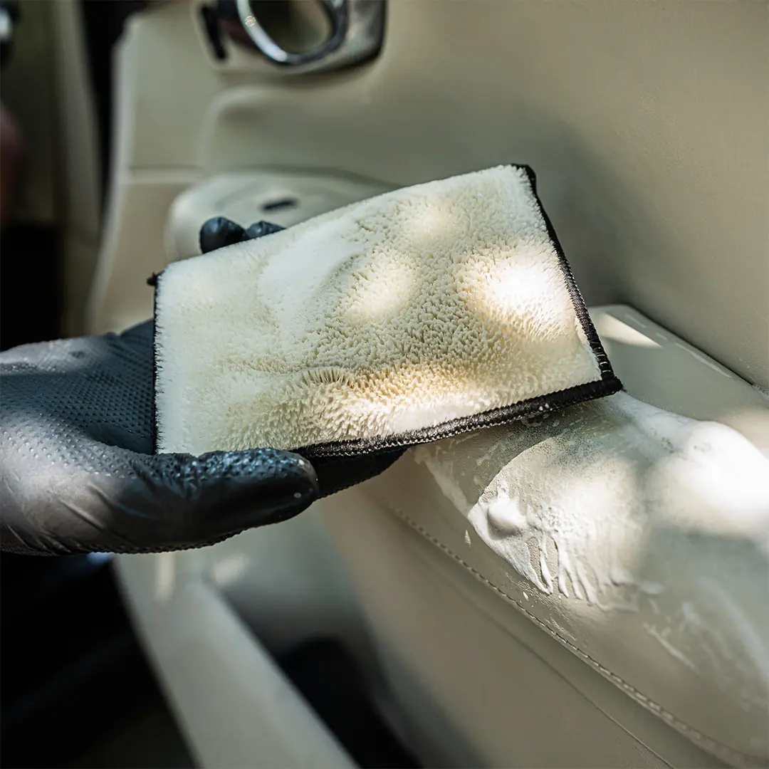 SCRUBPAD Leather & Plastic Interior Cleaning Pad